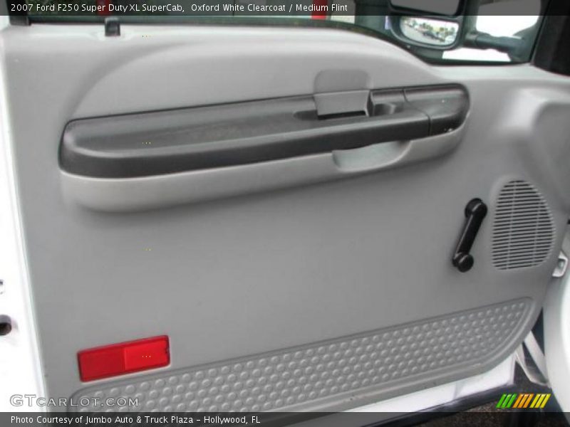 Oxford White Clearcoat / Medium Flint 2007 Ford F250 Super Duty XL SuperCab