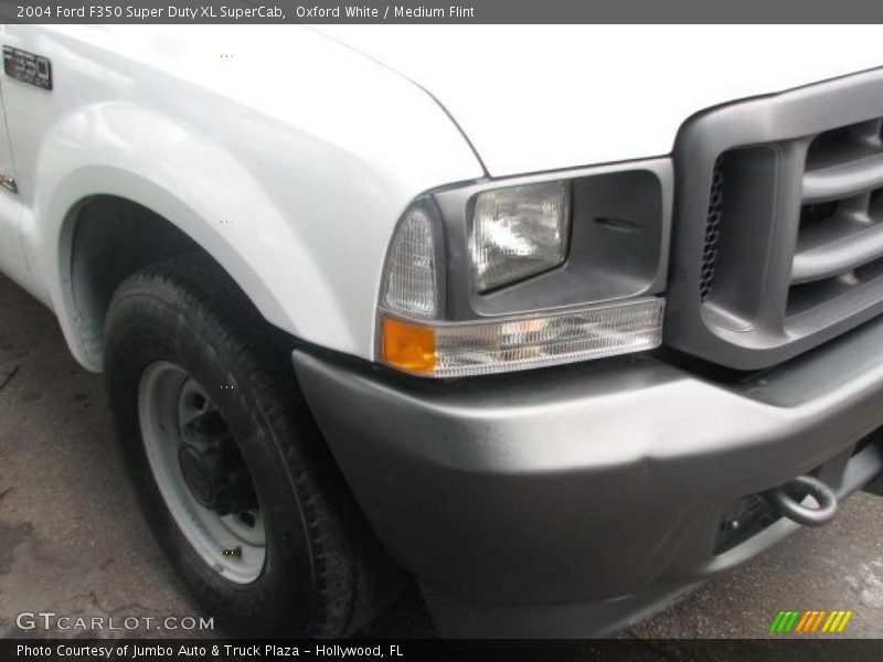 Oxford White / Medium Flint 2004 Ford F350 Super Duty XL SuperCab