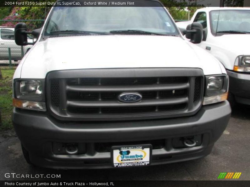 Oxford White / Medium Flint 2004 Ford F350 Super Duty XL SuperCab