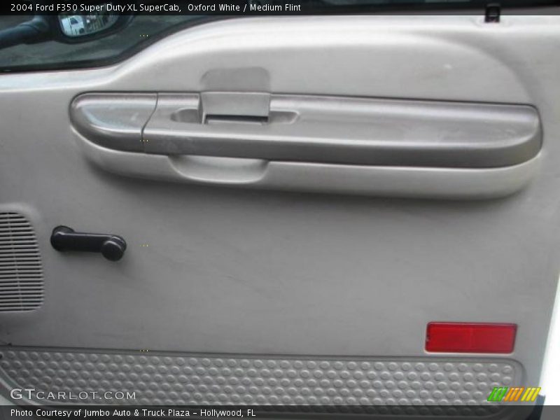 Door Panel of 2004 F350 Super Duty XL SuperCab