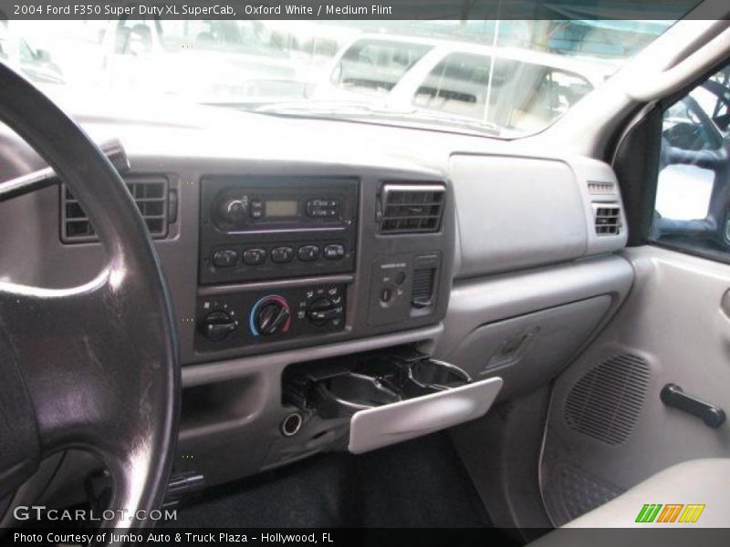 Oxford White / Medium Flint 2004 Ford F350 Super Duty XL SuperCab