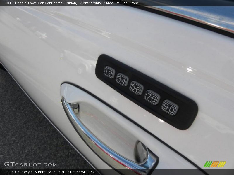 Vibrant White / Medium Light Stone 2010 Lincoln Town Car Continental Edition