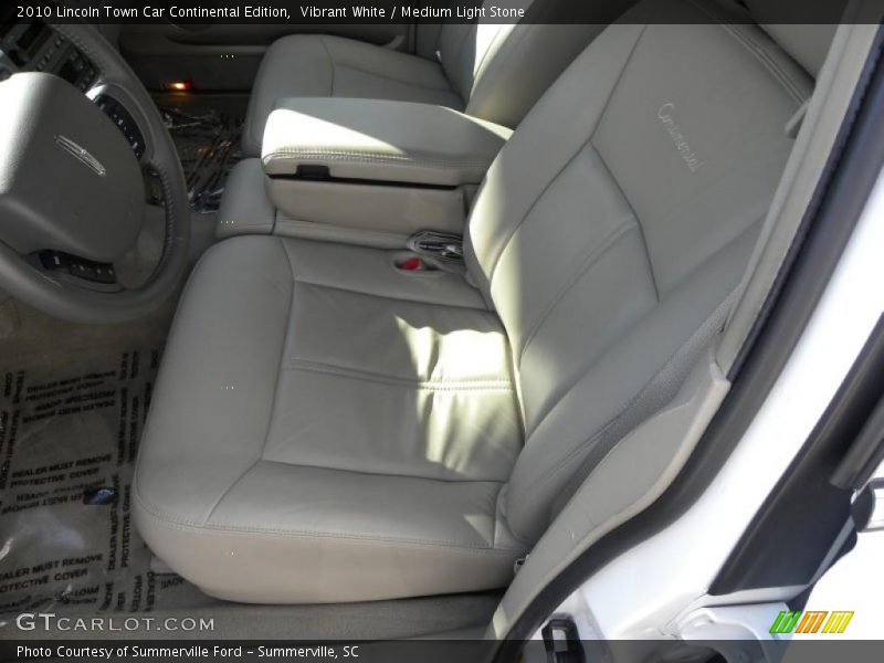 Vibrant White / Medium Light Stone 2010 Lincoln Town Car Continental Edition