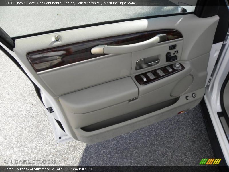 Vibrant White / Medium Light Stone 2010 Lincoln Town Car Continental Edition