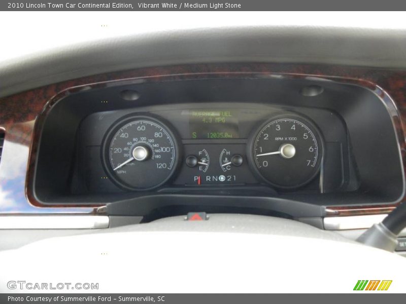 Vibrant White / Medium Light Stone 2010 Lincoln Town Car Continental Edition