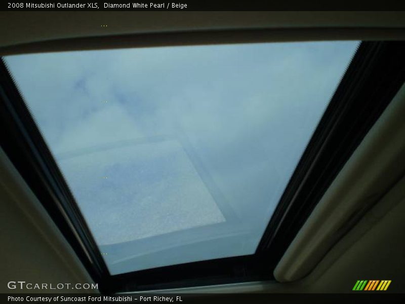 Diamond White Pearl / Beige 2008 Mitsubishi Outlander XLS