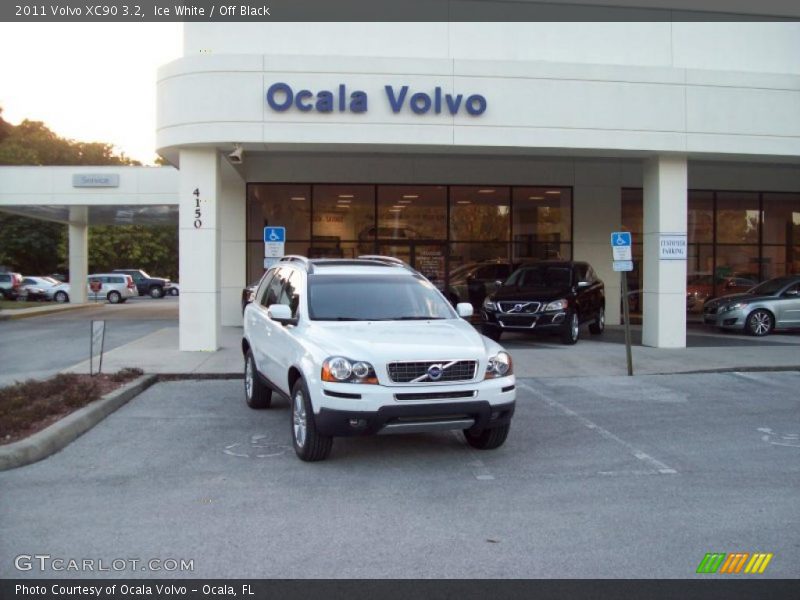 Ice White / Off Black 2011 Volvo XC90 3.2