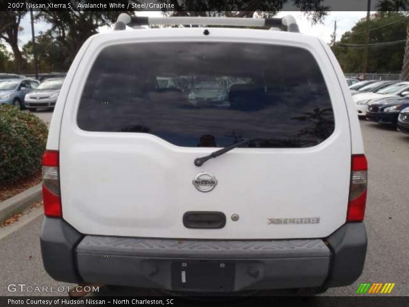 Avalanche White / Steel/Graphite 2007 Nissan Xterra S