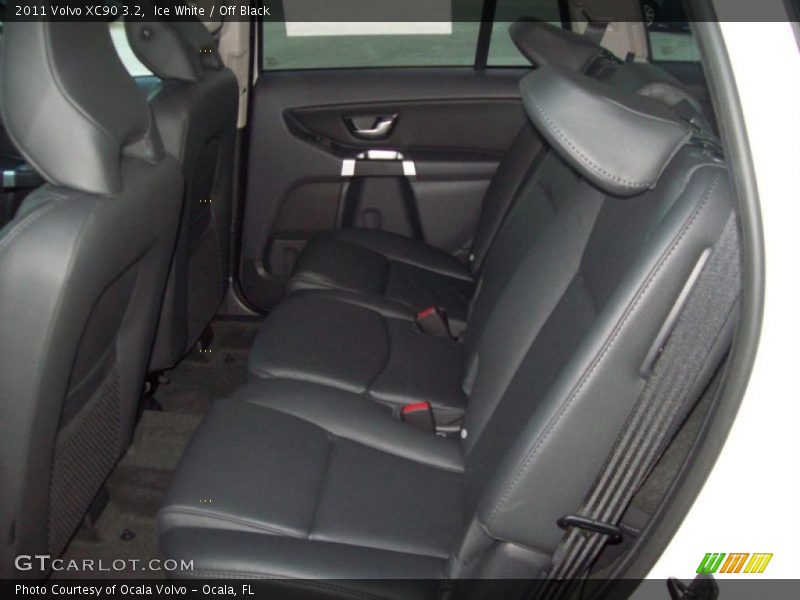 Ice White / Off Black 2011 Volvo XC90 3.2