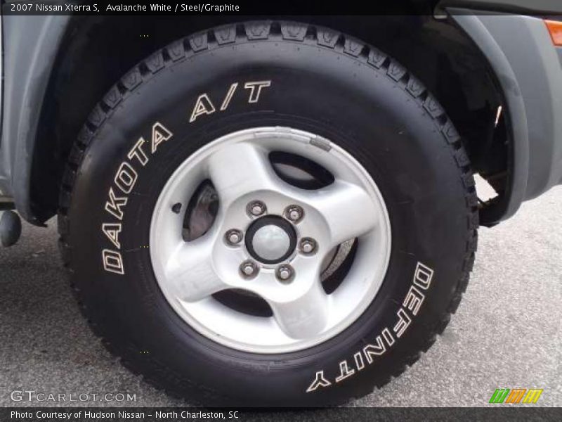 Avalanche White / Steel/Graphite 2007 Nissan Xterra S