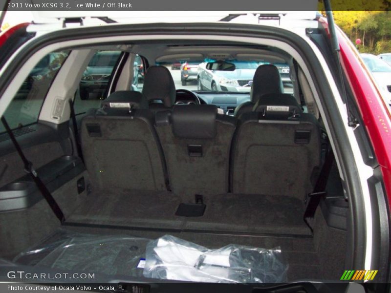 Ice White / Off Black 2011 Volvo XC90 3.2