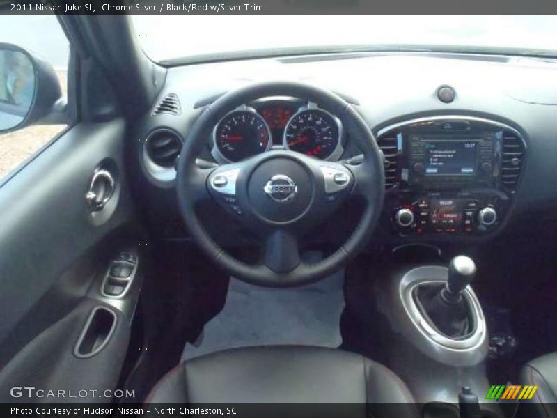 Dashboard of 2011 Juke SL