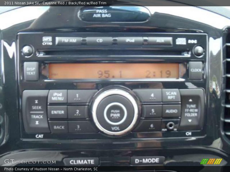 Cayenne Red / Black/Red w/Red Trim 2011 Nissan Juke SV