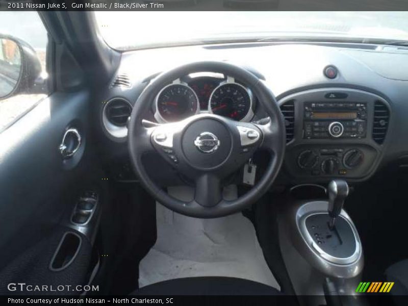 Gun Metallic / Black/Silver Trim 2011 Nissan Juke S