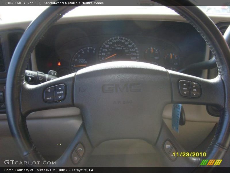 Sandalwood Metallic / Neutral/Shale 2004 GMC Yukon SLT