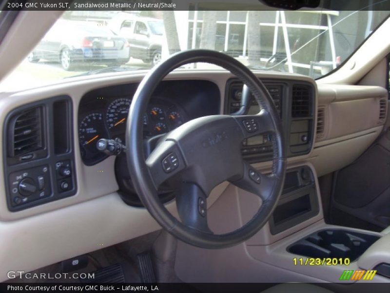 Sandalwood Metallic / Neutral/Shale 2004 GMC Yukon SLT