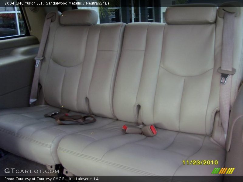 Sandalwood Metallic / Neutral/Shale 2004 GMC Yukon SLT