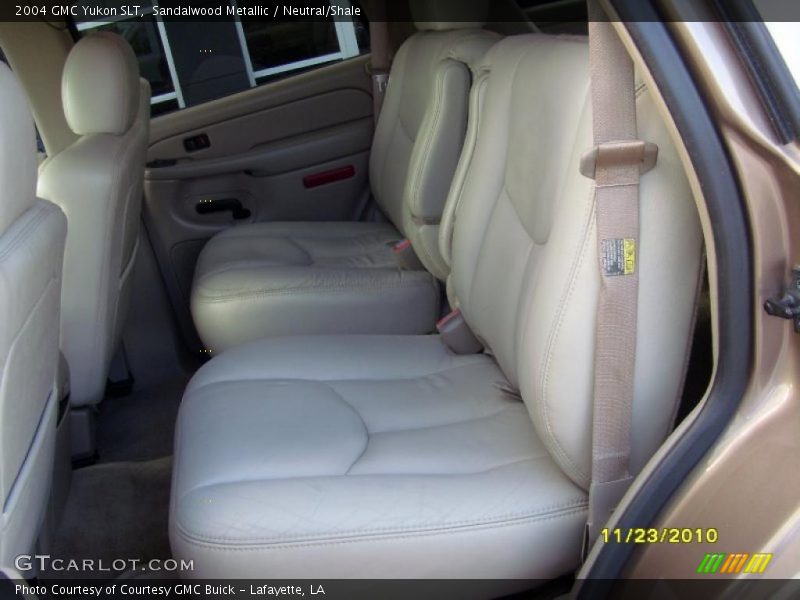 Sandalwood Metallic / Neutral/Shale 2004 GMC Yukon SLT