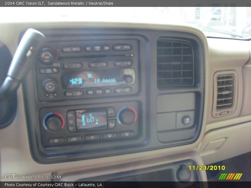Sandalwood Metallic / Neutral/Shale 2004 GMC Yukon SLT