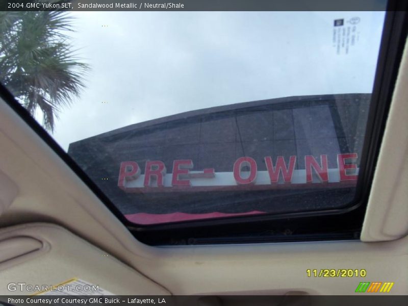 Sandalwood Metallic / Neutral/Shale 2004 GMC Yukon SLT