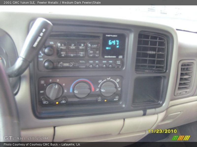 Pewter Metallic / Medium Dark Pewter/Shale 2001 GMC Yukon SLE