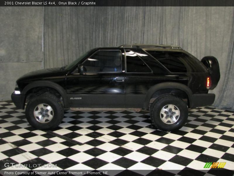 Onyx Black / Graphite 2001 Chevrolet Blazer LS 4x4