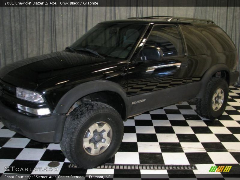 Onyx Black / Graphite 2001 Chevrolet Blazer LS 4x4