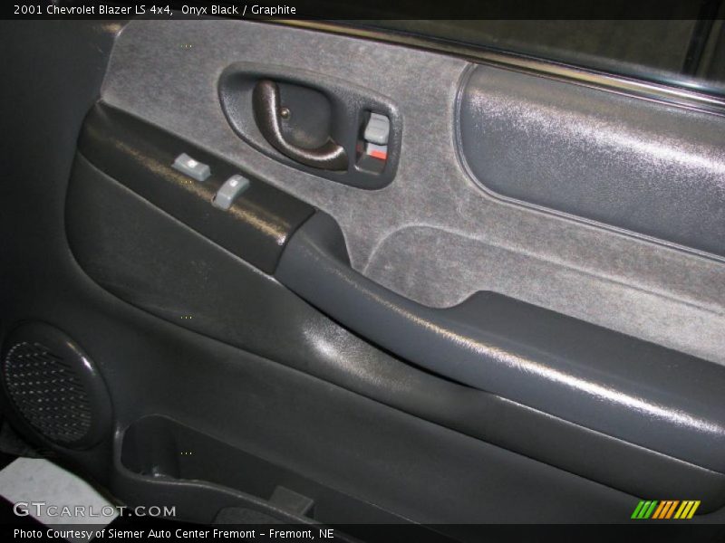 Onyx Black / Graphite 2001 Chevrolet Blazer LS 4x4