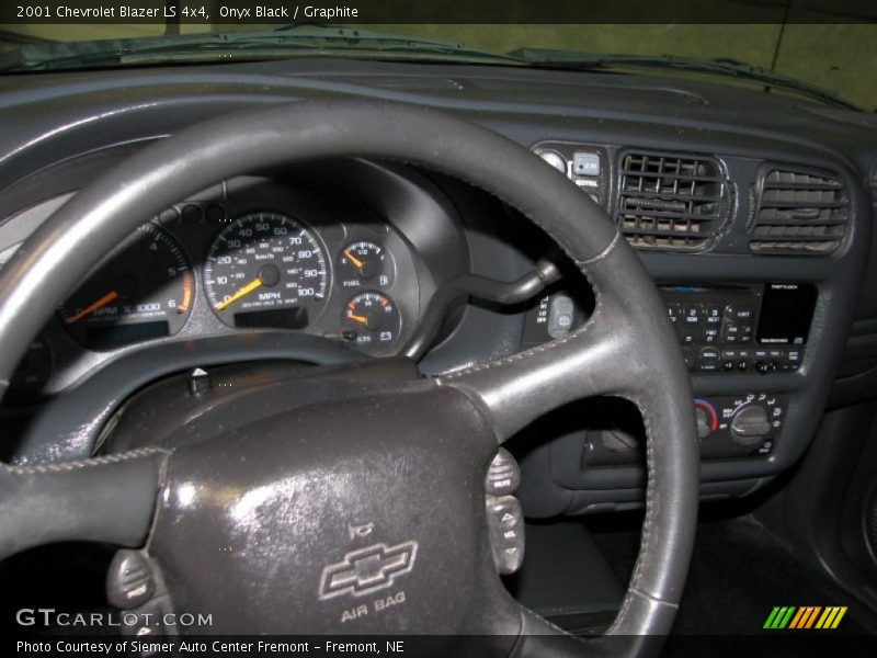 Onyx Black / Graphite 2001 Chevrolet Blazer LS 4x4
