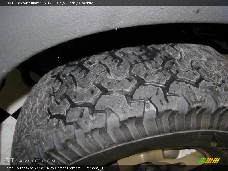 Onyx Black / Graphite 2001 Chevrolet Blazer LS 4x4