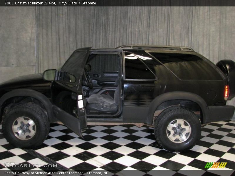 Onyx Black / Graphite 2001 Chevrolet Blazer LS 4x4