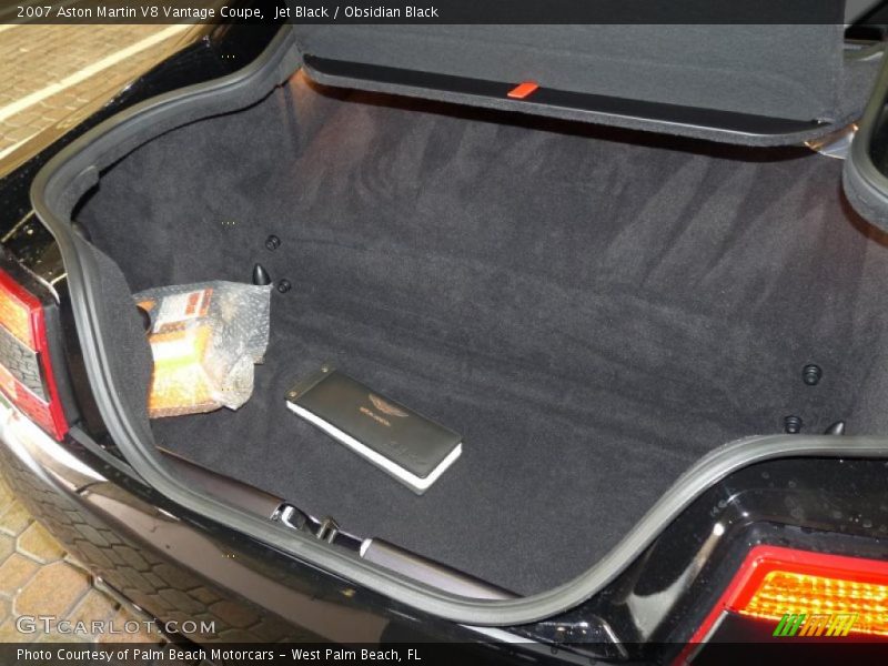  2007 V8 Vantage Coupe Trunk