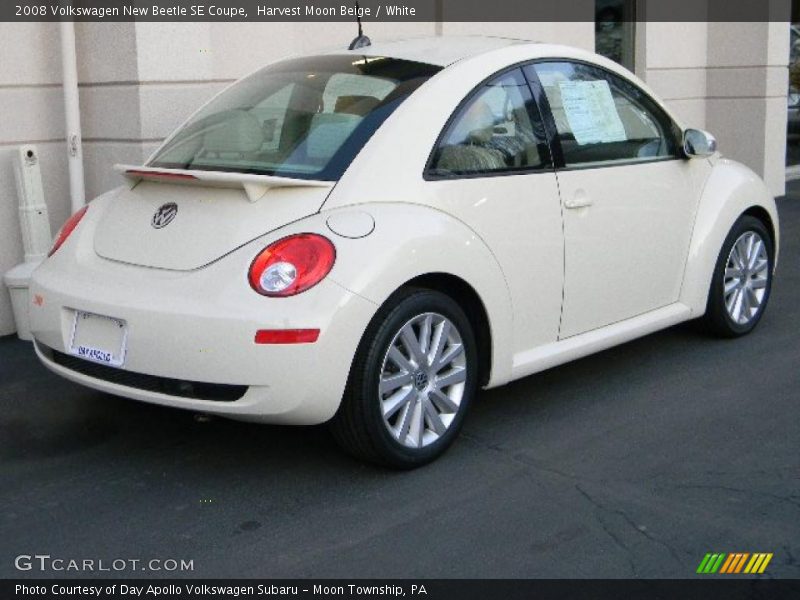 Harvest Moon Beige / White 2008 Volkswagen New Beetle SE Coupe
