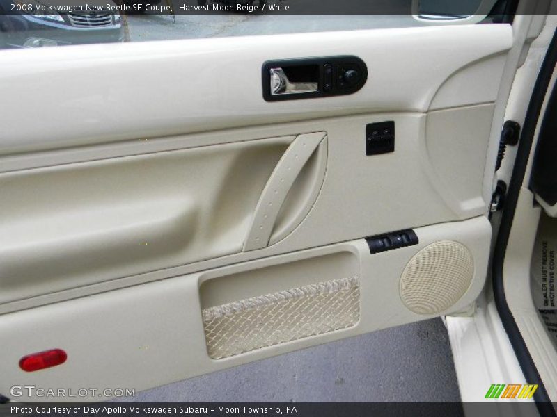 Harvest Moon Beige / White 2008 Volkswagen New Beetle SE Coupe