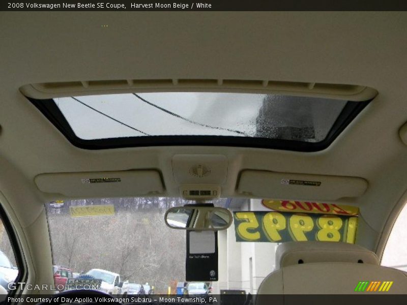 Harvest Moon Beige / White 2008 Volkswagen New Beetle SE Coupe