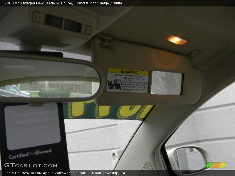 Harvest Moon Beige / White 2008 Volkswagen New Beetle SE Coupe