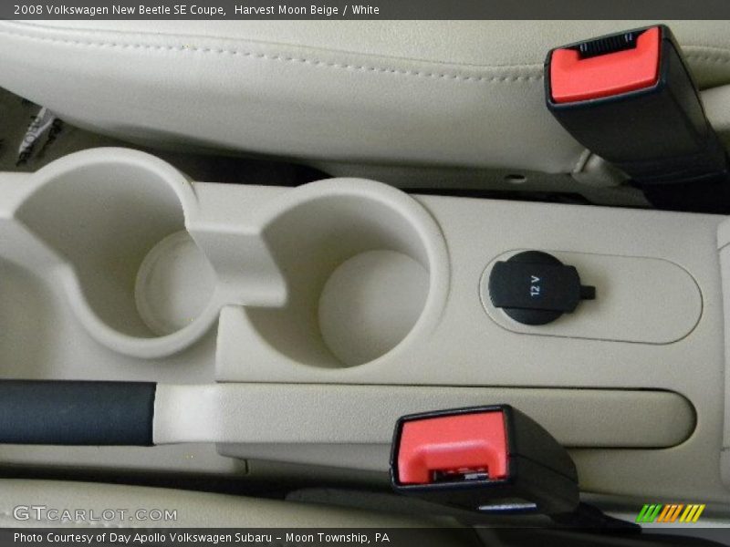 Harvest Moon Beige / White 2008 Volkswagen New Beetle SE Coupe