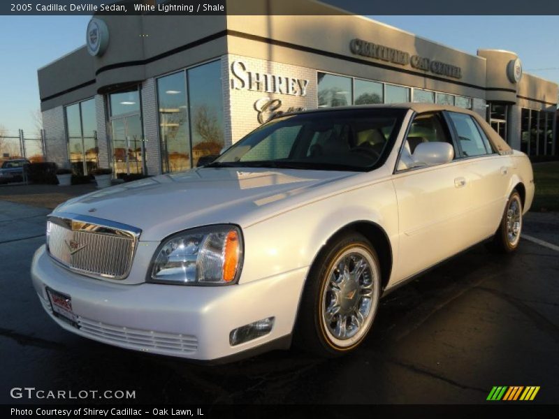 White Lightning / Shale 2005 Cadillac DeVille Sedan