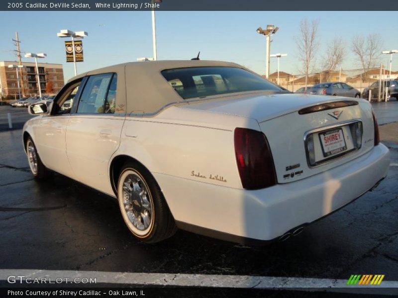 White Lightning / Shale 2005 Cadillac DeVille Sedan