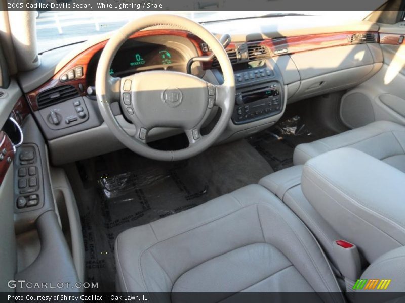 White Lightning / Shale 2005 Cadillac DeVille Sedan