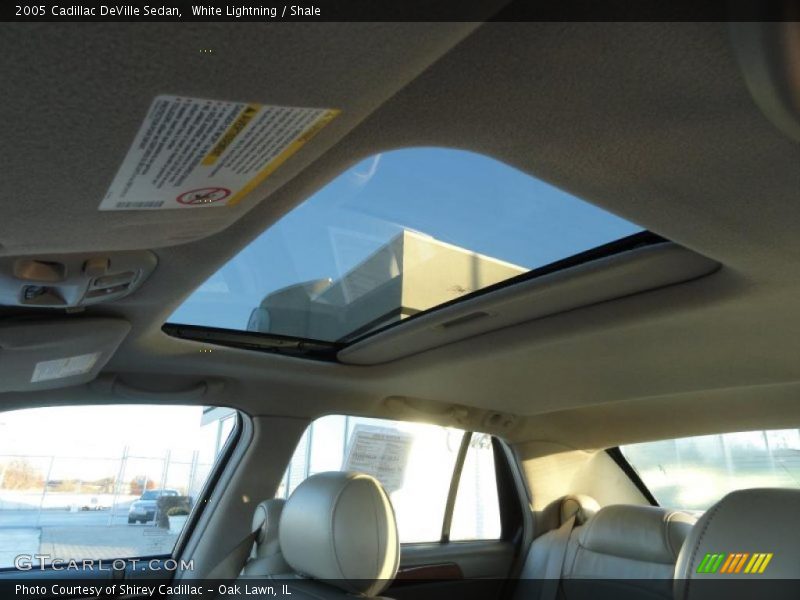 White Lightning / Shale 2005 Cadillac DeVille Sedan