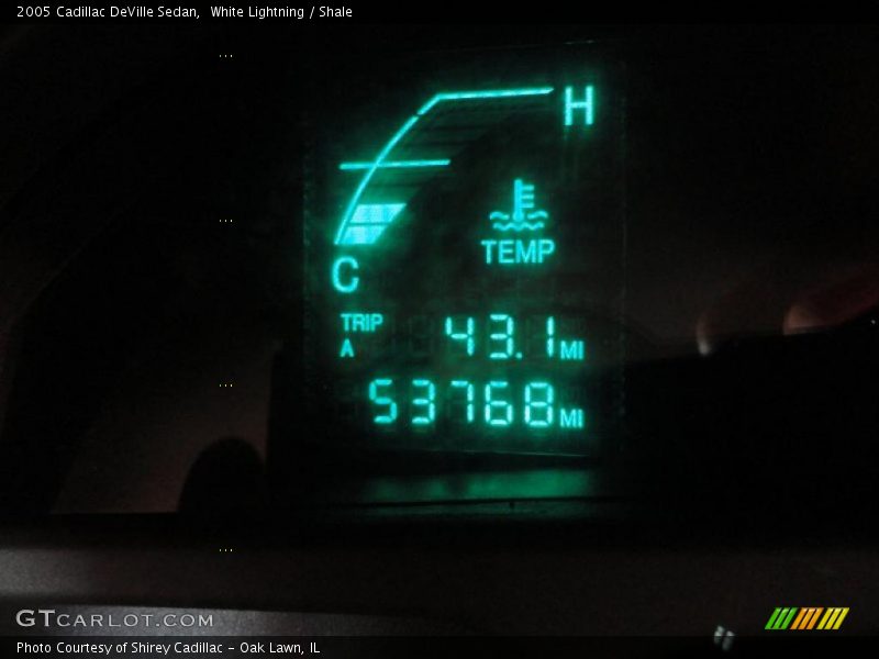 White Lightning / Shale 2005 Cadillac DeVille Sedan