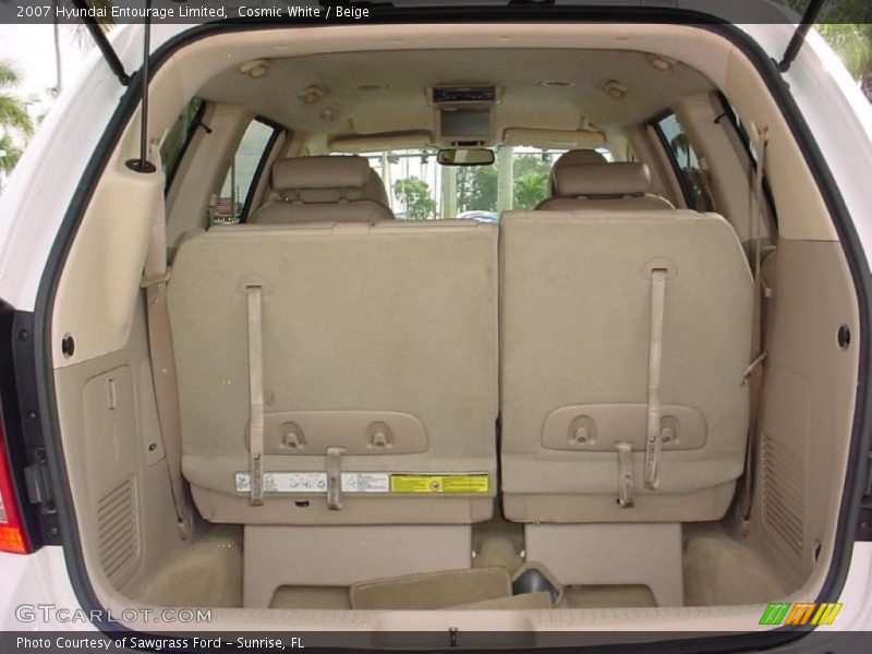 Cosmic White / Beige 2007 Hyundai Entourage Limited