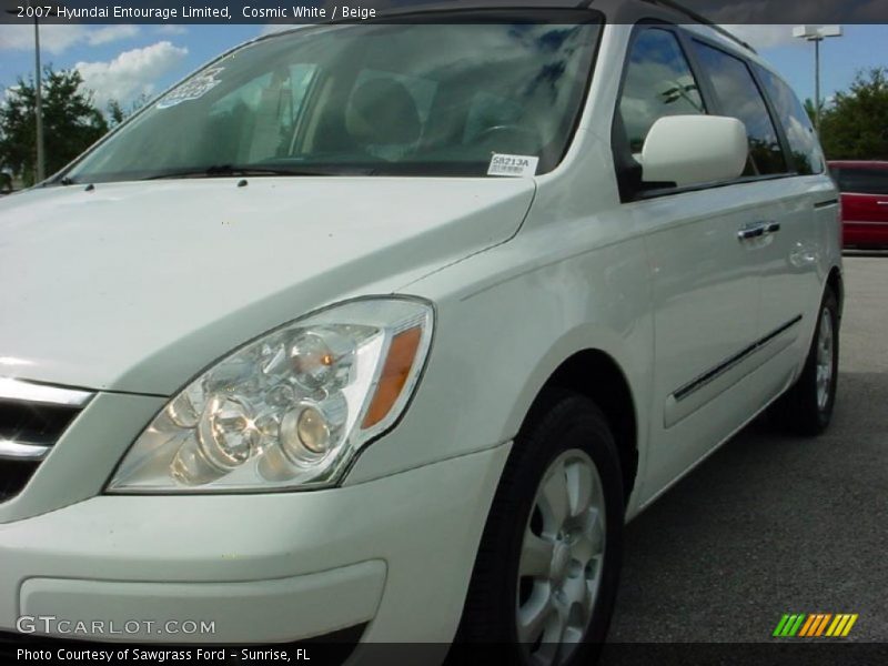 Cosmic White / Beige 2007 Hyundai Entourage Limited