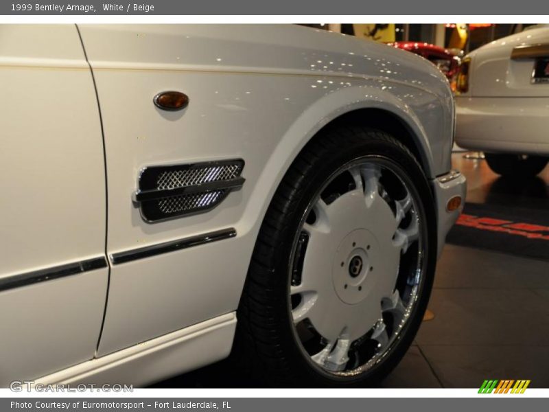 White / Beige 1999 Bentley Arnage