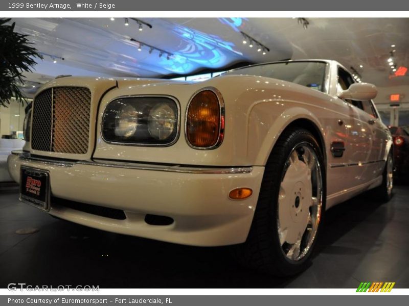 White / Beige 1999 Bentley Arnage