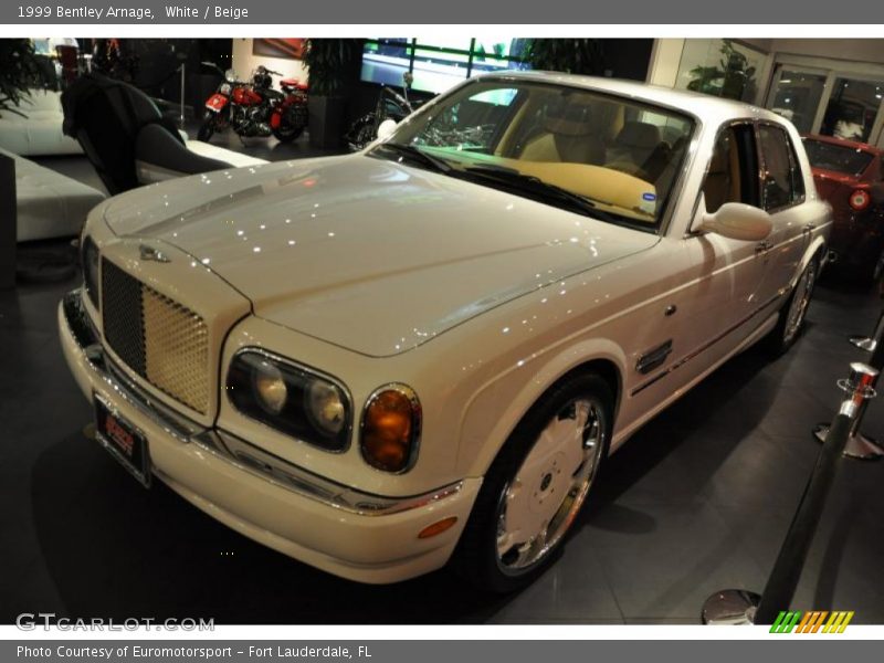 White / Beige 1999 Bentley Arnage