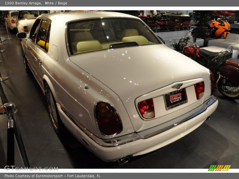 White / Beige 1999 Bentley Arnage