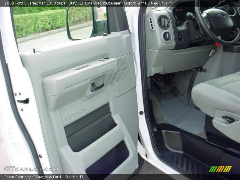 Oxford White / Medium Flint 2009 Ford E Series Van E350 Super Duty XLT Extended Passenger