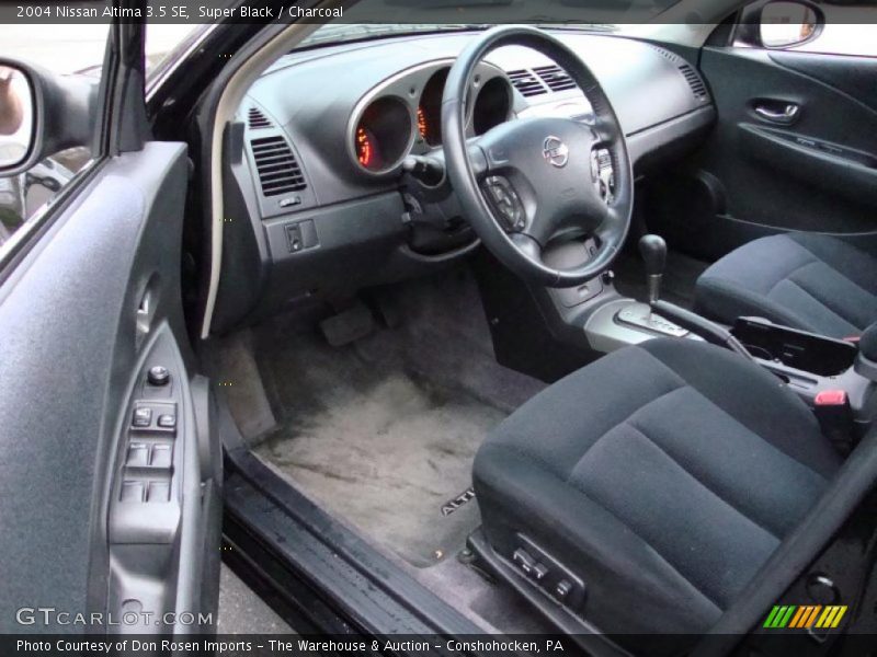  2004 Altima 3.5 SE Charcoal Interior